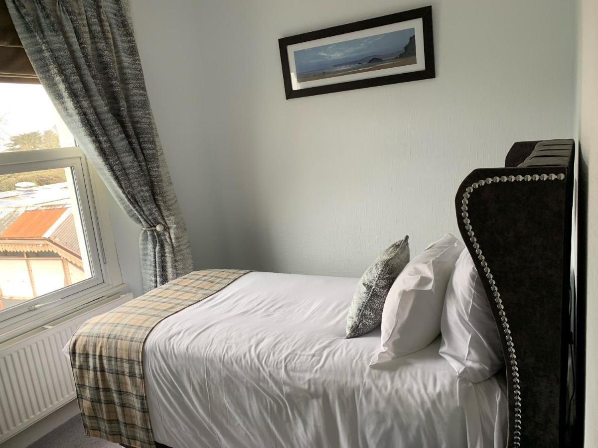The Station Guest House Galmpton Eksteriør bilde