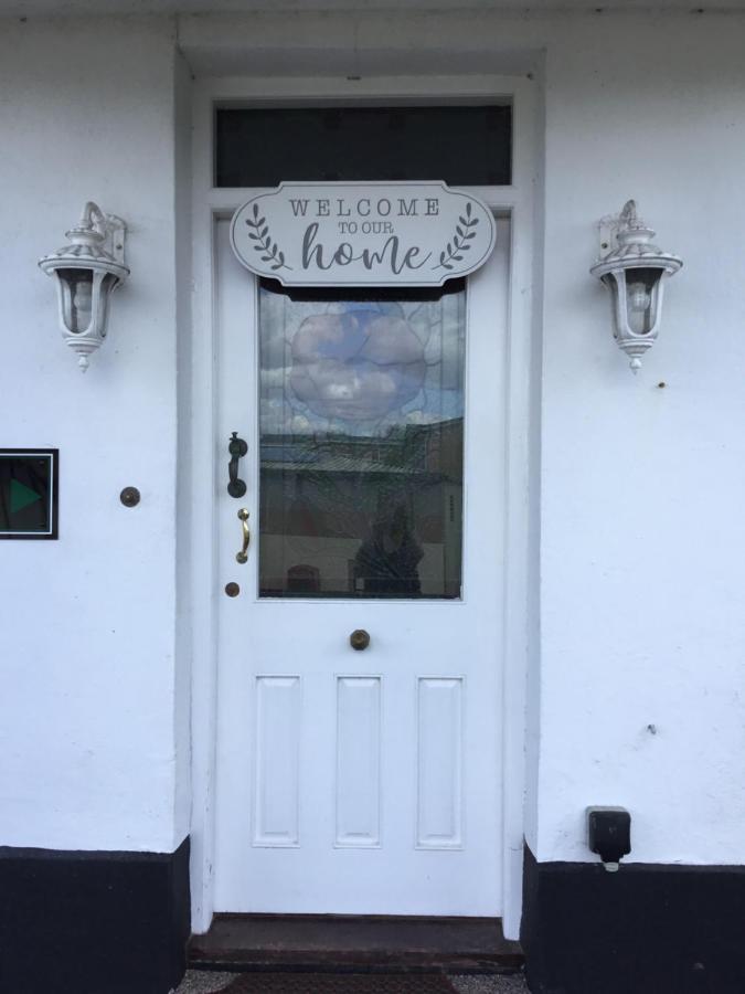 The Station Guest House Galmpton Eksteriør bilde