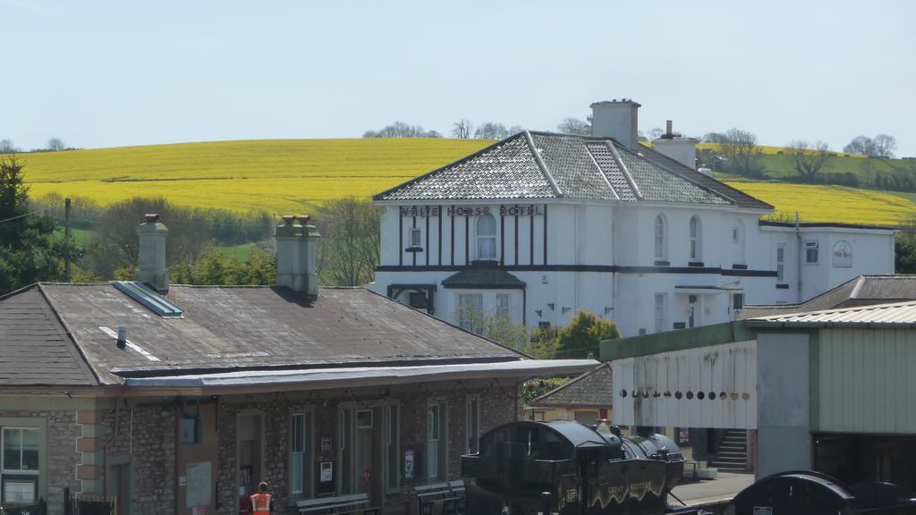 The Station Guest House Galmpton Eksteriør bilde